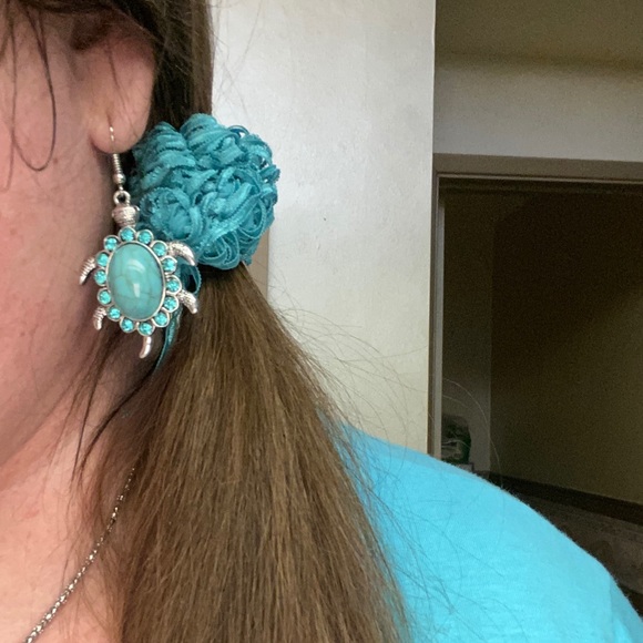 Turtle Earrings & Necklace - Picture 2 of 5